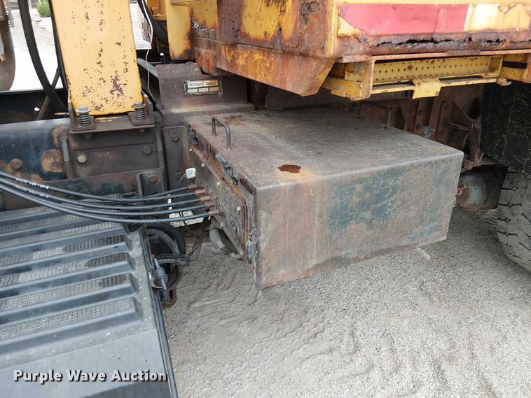 image for item DU3698 2002 International 7400 dump truck