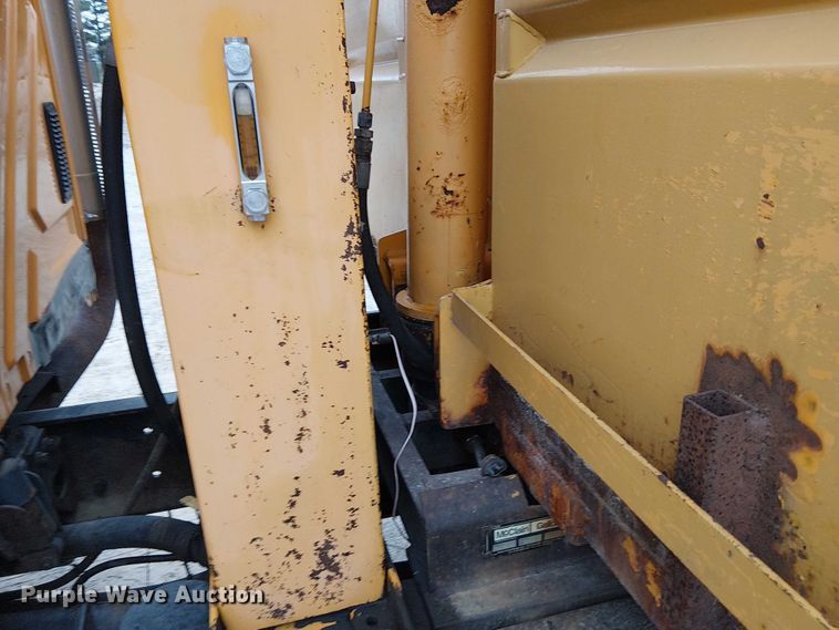 image for item DU3698 2002 International 7400 dump truck