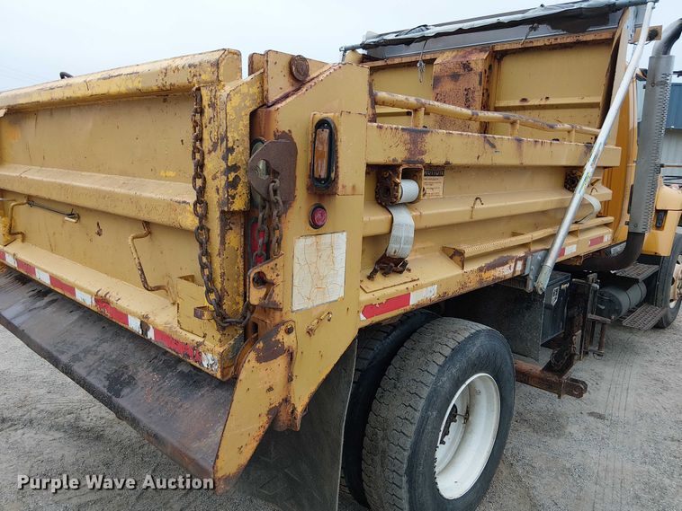 image for item DU3698 2002 International 7400 dump truck