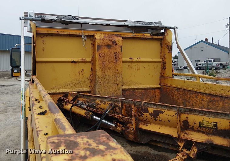 image for item DU3698 2002 International 7400 dump truck