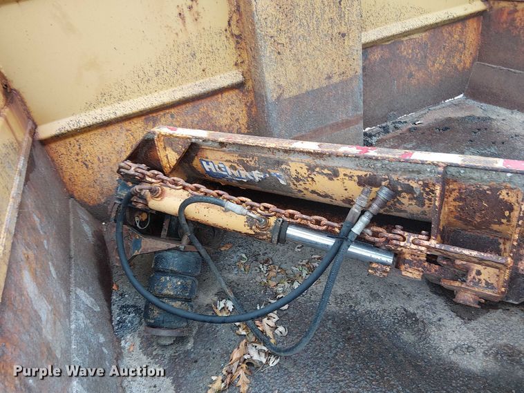 image for item DU3698 2002 International 7400 dump truck