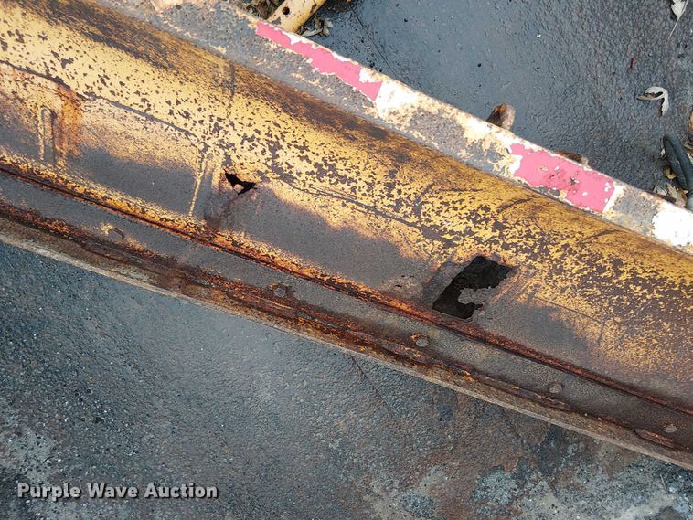 image for item DU3698 2002 International 7400 dump truck