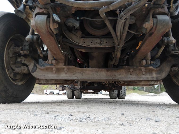 image for item DU3698 2002 International 7400 dump truck