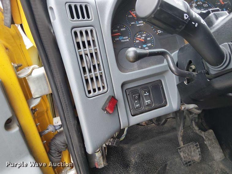 image for item DU3698 2002 International 7400 dump truck