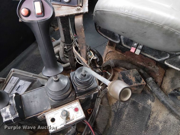 image for item DU3698 2002 International 7400 dump truck