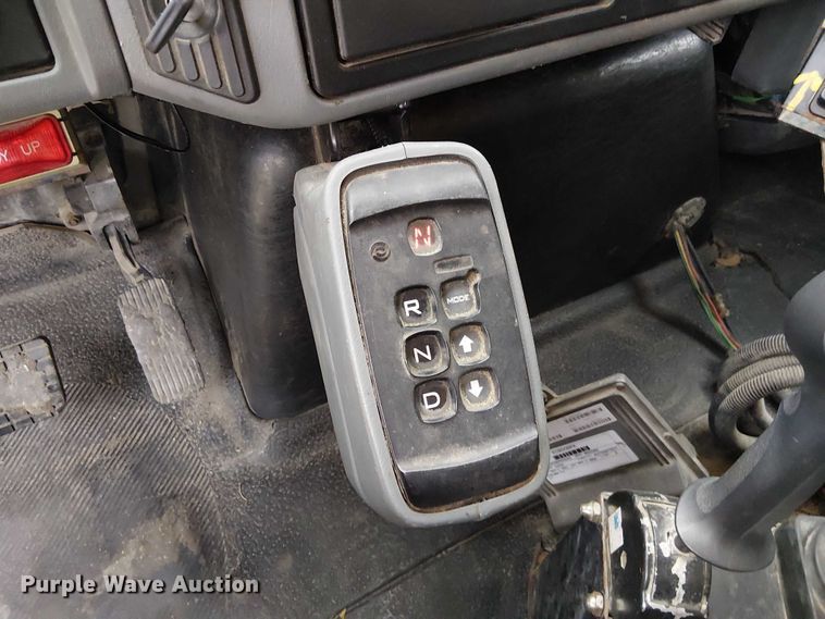 image for item DU3698 2002 International 7400 dump truck