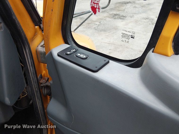 image for item DU3698 2002 International 7400 dump truck