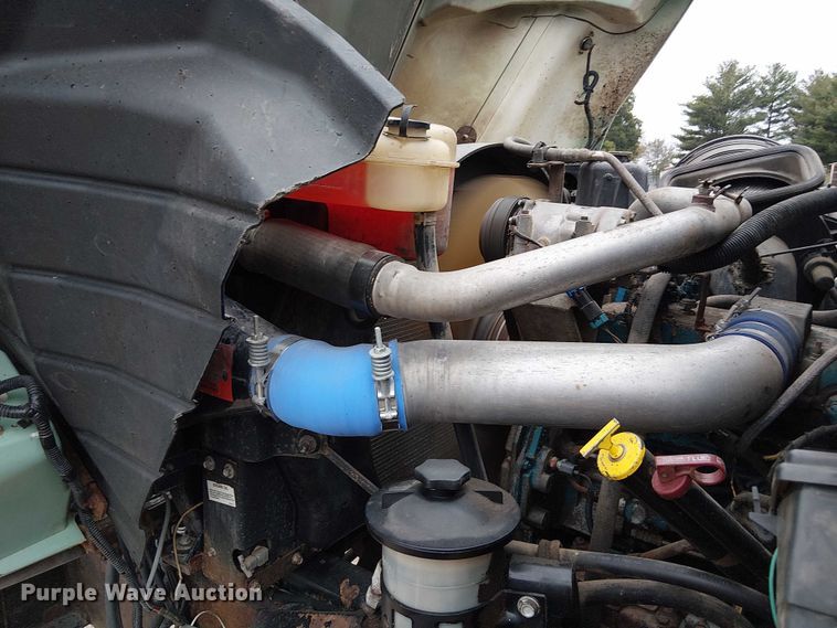 image for item DU3698 2002 International 7400 dump truck