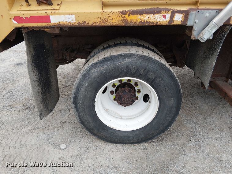 image for item DU3698 2002 International 7400 dump truck