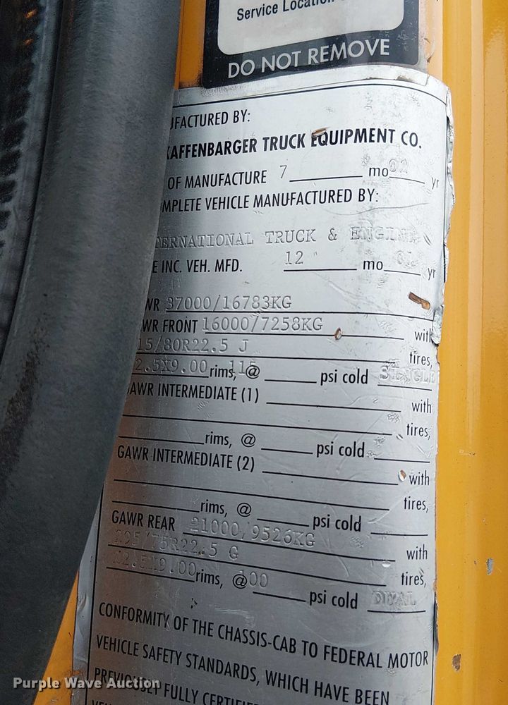 image for item DU3698 2002 International 7400 dump truck