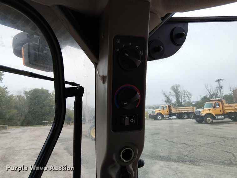 image for item DU3699 2015 Case IH Maxxum 140 MFWD tractor