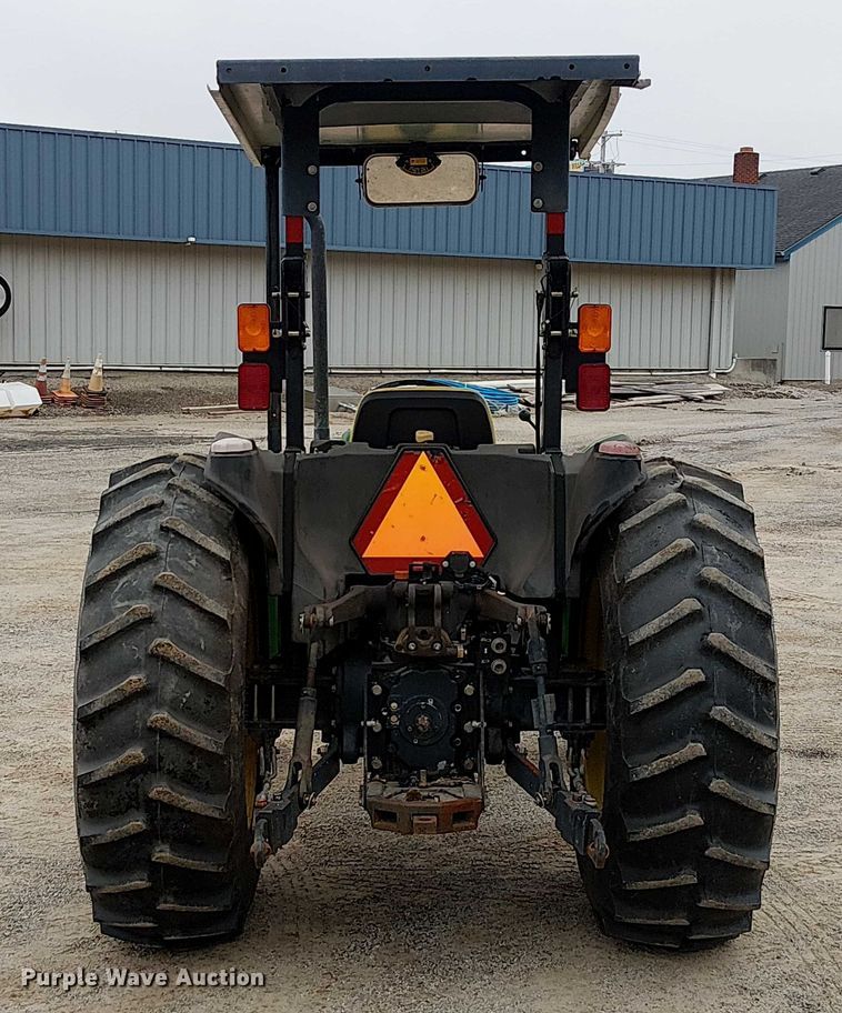 image for item DU3700 2006 John Deere 5205 tractor