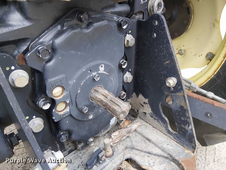 image for item DU3700 2006 John Deere 5205 tractor