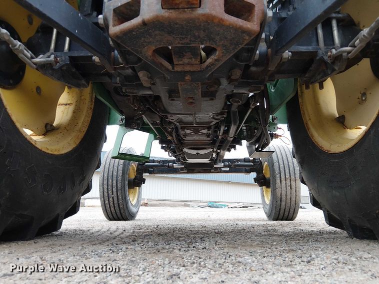 image for item DU3700 2006 John Deere 5205 tractor
