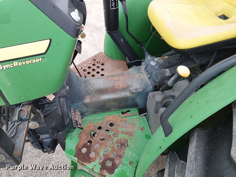 image for item DU3700 2006 John Deere 5205 tractor