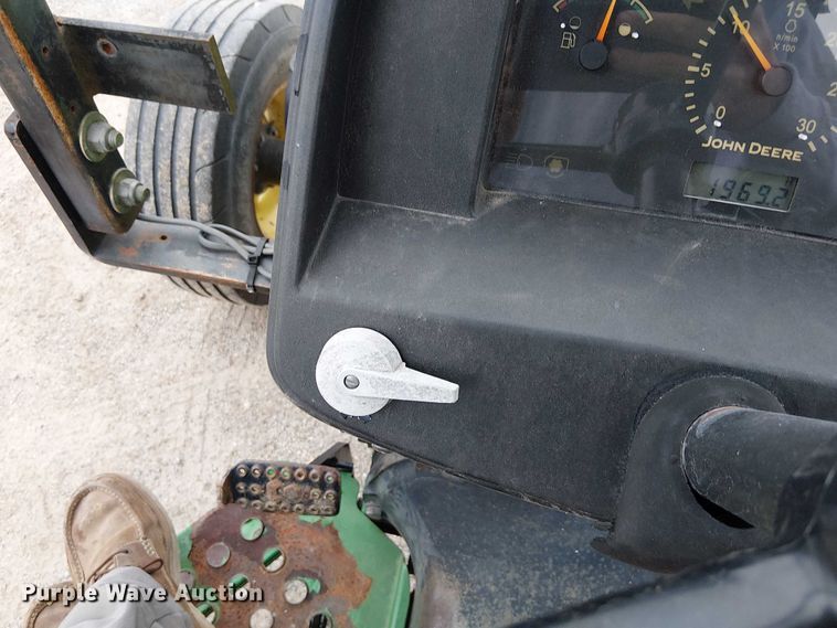 image for item DU3700 2006 John Deere 5205 tractor