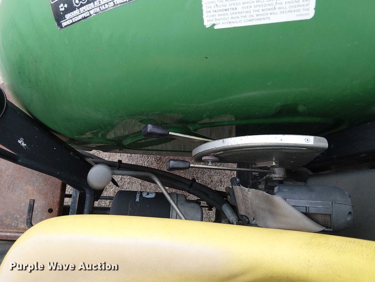 image for item DU3700 2006 John Deere 5205 tractor