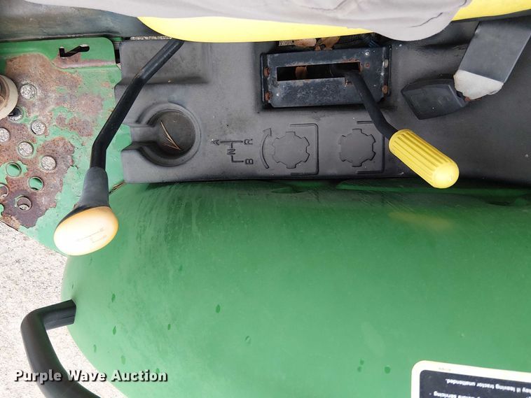 image for item DU3700 2006 John Deere 5205 tractor