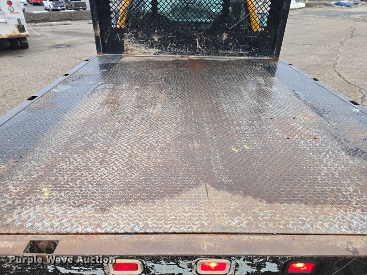 image for item DU3702 2009 Ford F350 Super Duty XL dump flatbed pickup truck