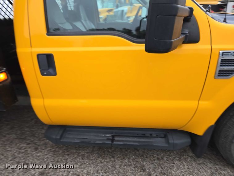 image for item DU3702 2009 Ford F350 Super Duty XL dump flatbed pickup truck