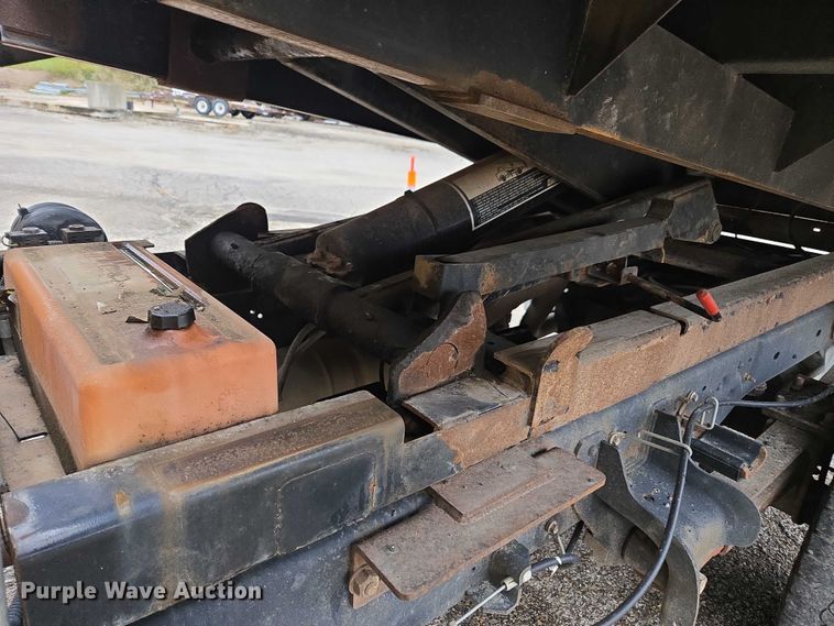 image for item DU3702 2009 Ford F350 Super Duty XL dump flatbed pickup truck