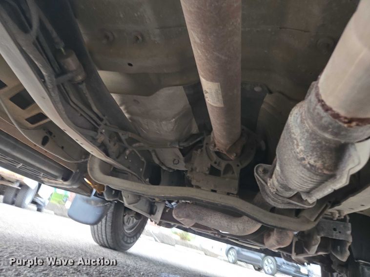 image for item DU3702 2009 Ford F350 Super Duty XL dump flatbed pickup truck