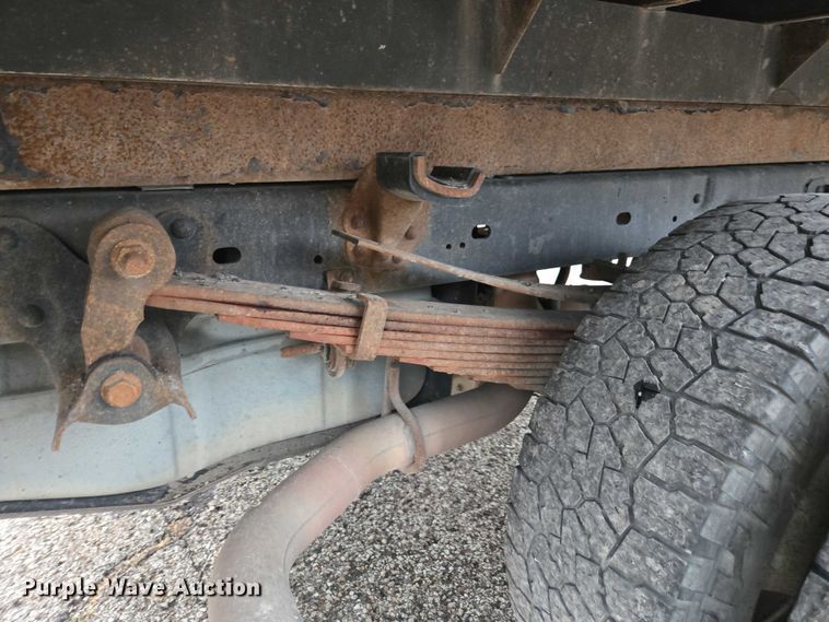 image for item DU3702 2009 Ford F350 Super Duty XL dump flatbed pickup truck