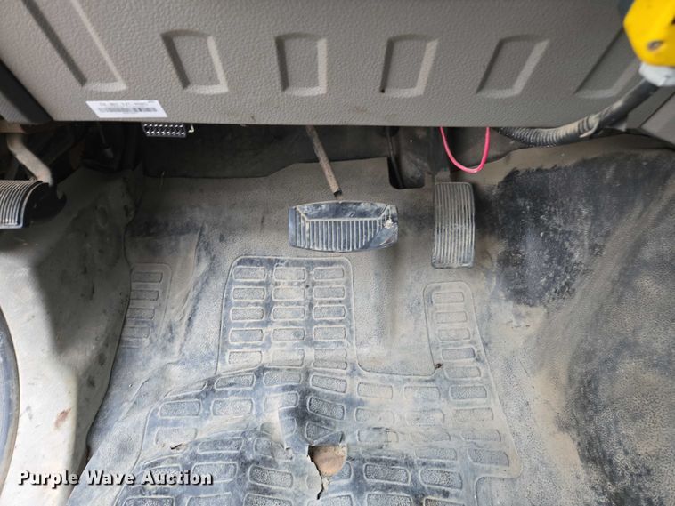 image for item DU3702 2009 Ford F350 Super Duty XL dump flatbed pickup truck