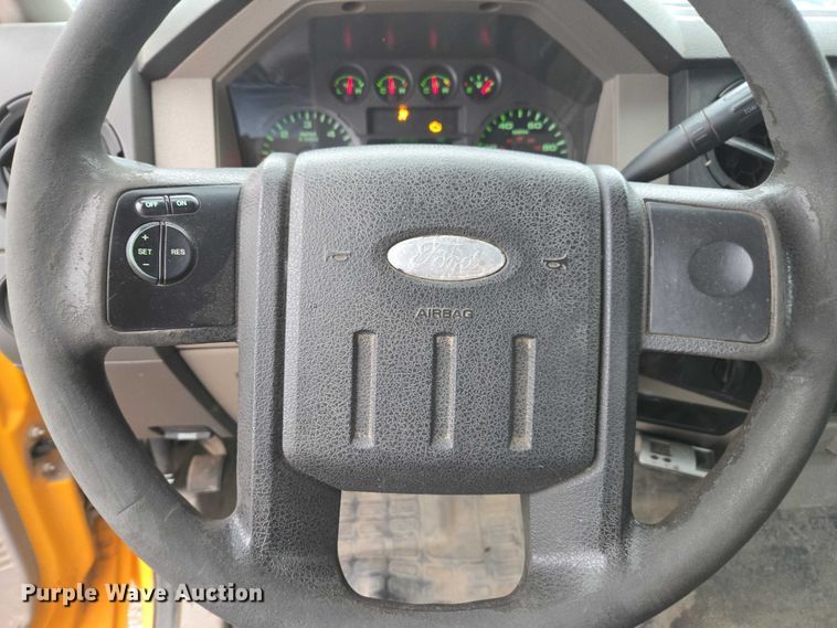 image for item DU3702 2009 Ford F350 Super Duty XL dump flatbed pickup truck