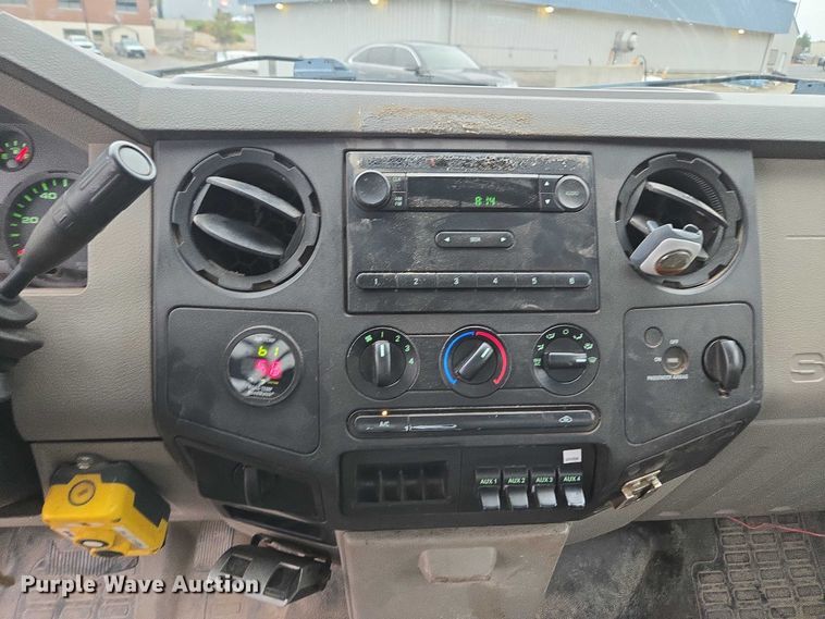 image for item DU3702 2009 Ford F350 Super Duty XL dump flatbed pickup truck