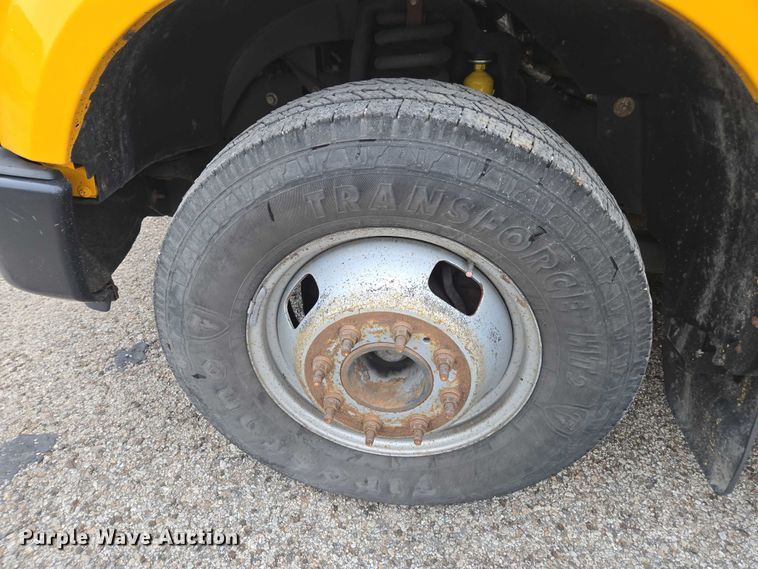 image for item DU3702 2009 Ford F350 Super Duty XL dump flatbed pickup truck