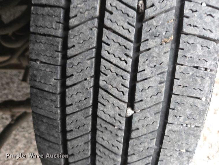 image for item DU3702 2009 Ford F350 Super Duty XL dump flatbed pickup truck