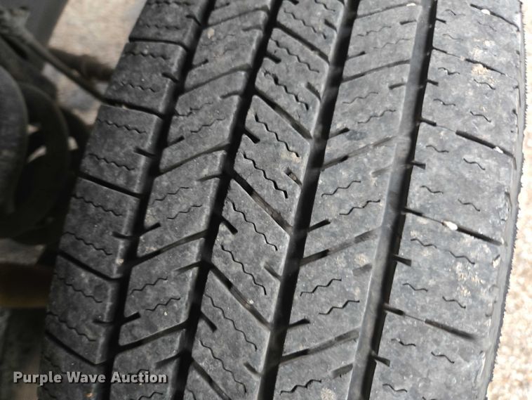 image for item DU3702 2009 Ford F350 Super Duty XL dump flatbed pickup truck