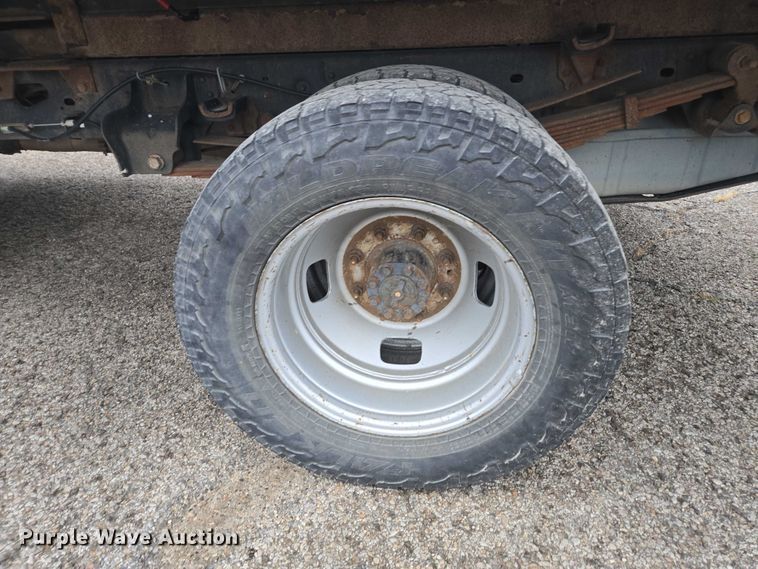 image for item DU3702 2009 Ford F350 Super Duty XL dump flatbed pickup truck