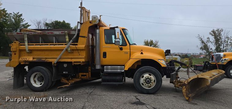 image for item DU3706 2006 International 7400 dump truck