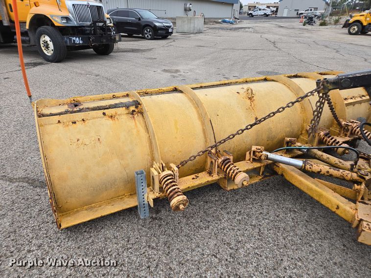 image for item DU3706 2006 International 7400 dump truck