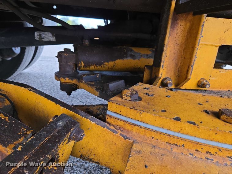 image for item DU3706 2006 International 7400 dump truck