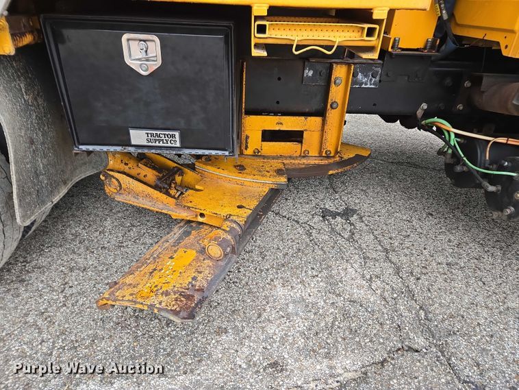 image for item DU3706 2006 International 7400 dump truck