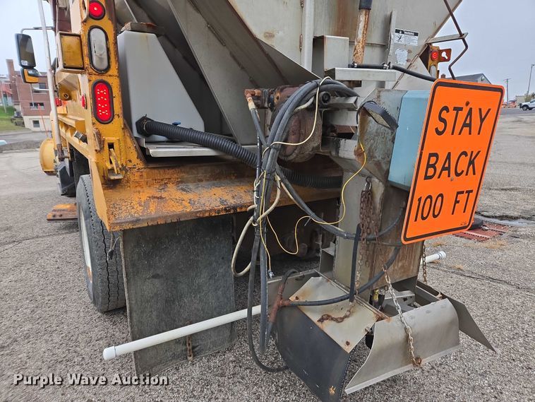 image for item DU3706 2006 International 7400 dump truck