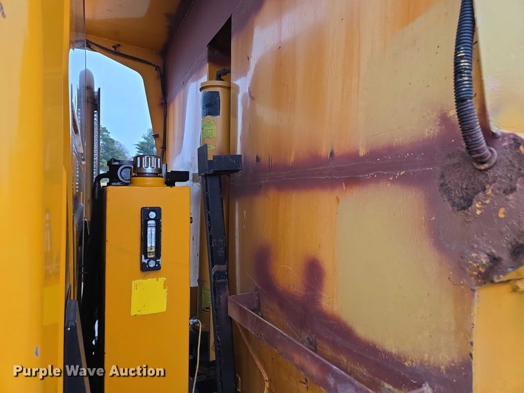 image for item DU3706 2006 International 7400 dump truck