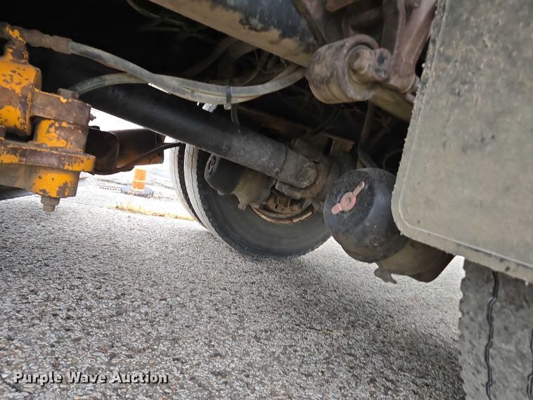 image for item DU3706 2006 International 7400 dump truck