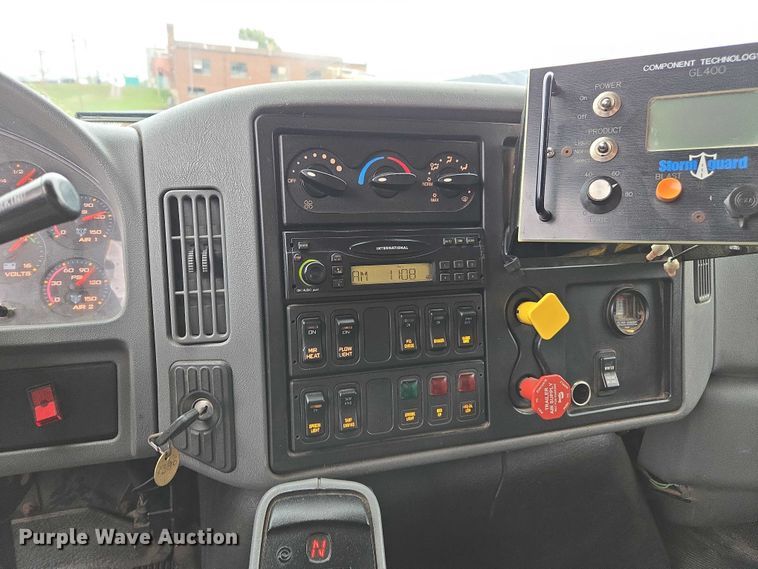 image for item DU3706 2006 International 7400 dump truck