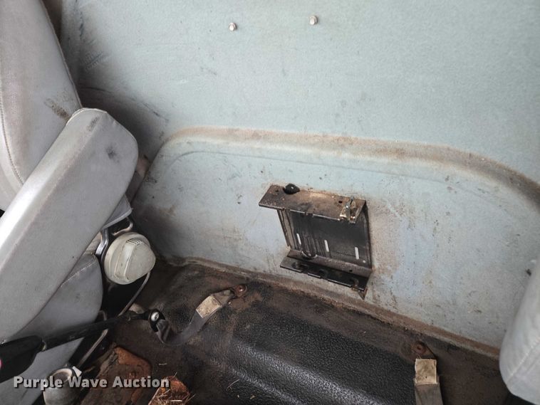 image for item DU3706 2006 International 7400 dump truck