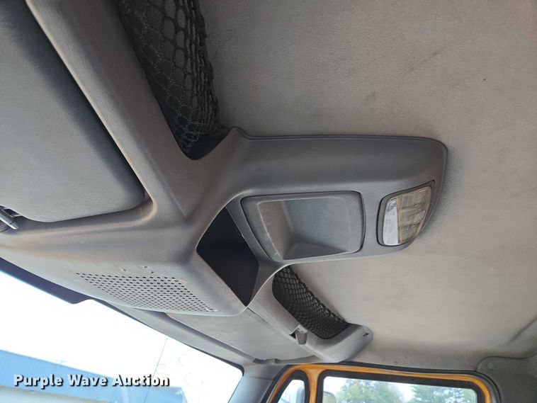 image for item DU3706 2006 International 7400 dump truck