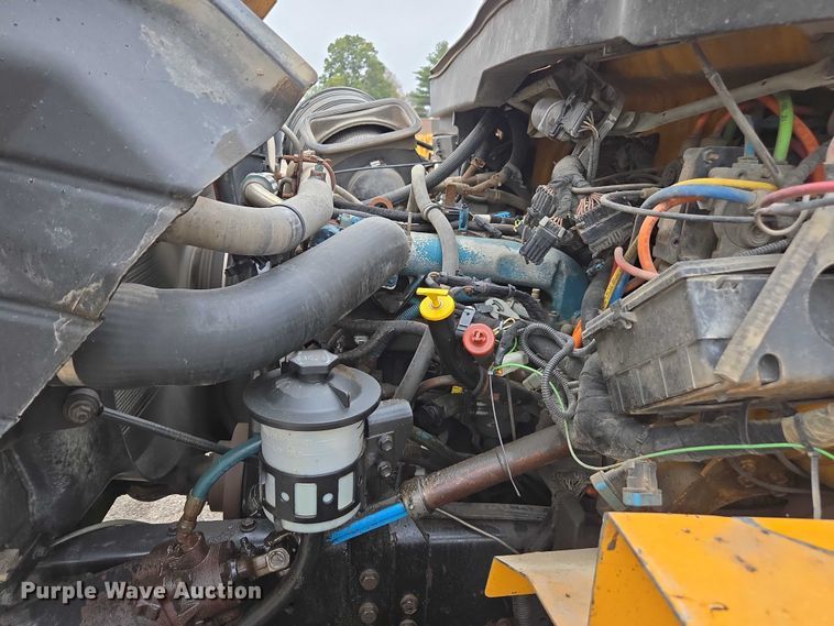 image for item DU3706 2006 International 7400 dump truck