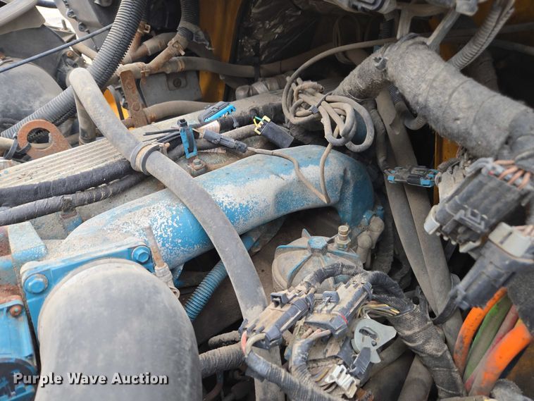 image for item DU3706 2006 International 7400 dump truck