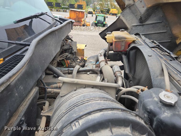 image for item DU3706 2006 International 7400 dump truck