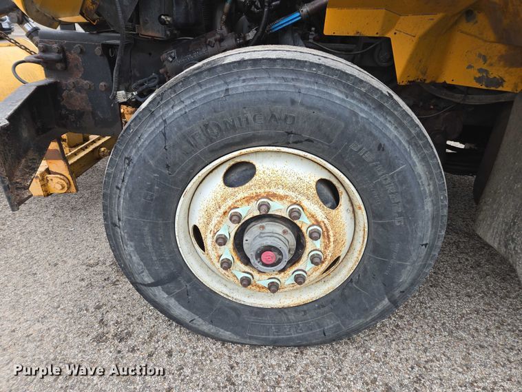 image for item DU3706 2006 International 7400 dump truck