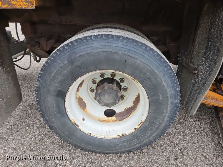 image for item DU3706 2006 International 7400 dump truck