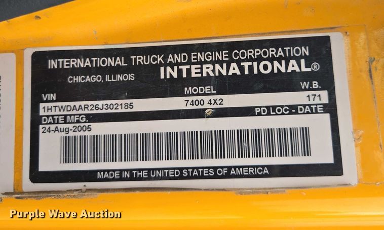 image for item DU3706 2006 International 7400 dump truck